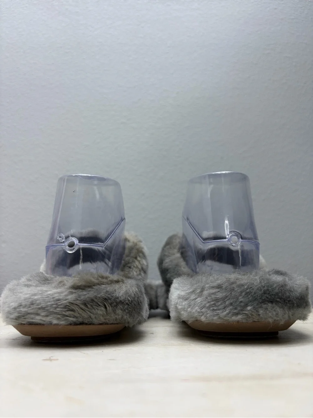 Michael Kors Gray Faux Fur Thong Sandals Size 8